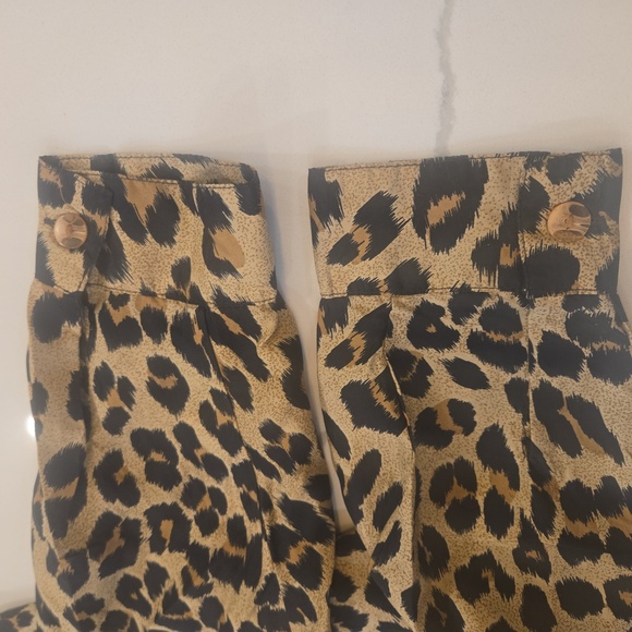 VTG 100% Silk Leopard Print Long Sleeve Button Down Blouse Brown Medium - Picture 8 of 11